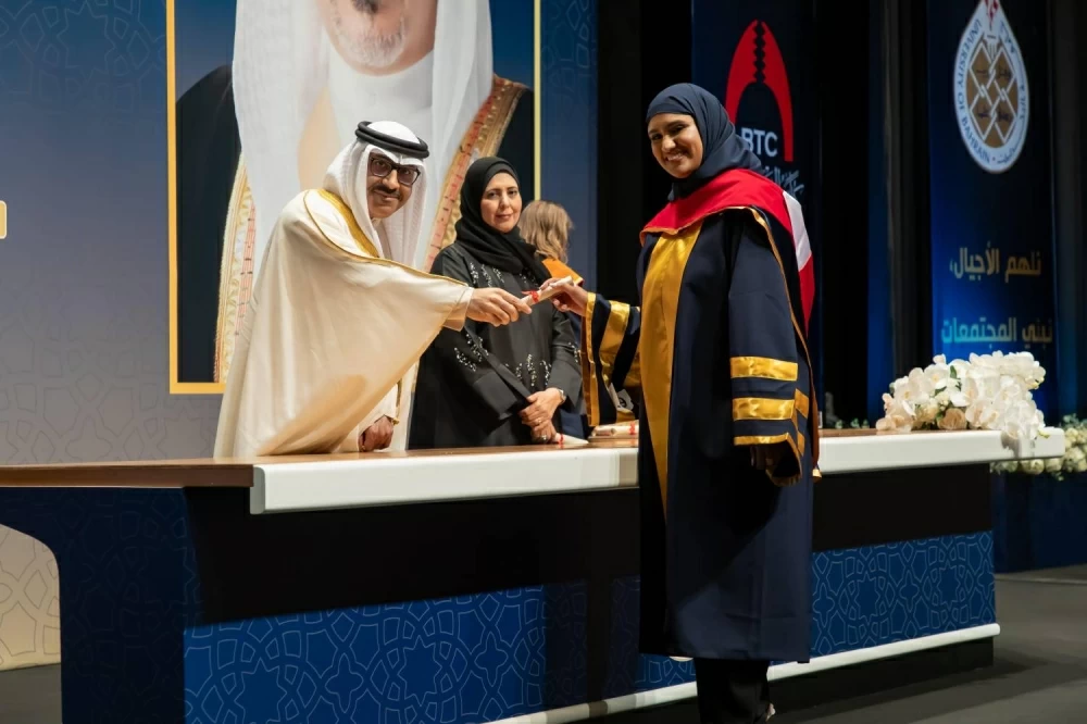 "البحرين للمعلمين" تحتفي بتخريج الفوج الرابع عشر من طلبتها