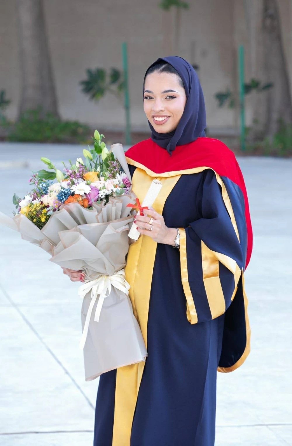 مي ياسر حمد زويد تتخرج بشهادة البكالوريوس في تقنية المعلومات من جامعة البحرين