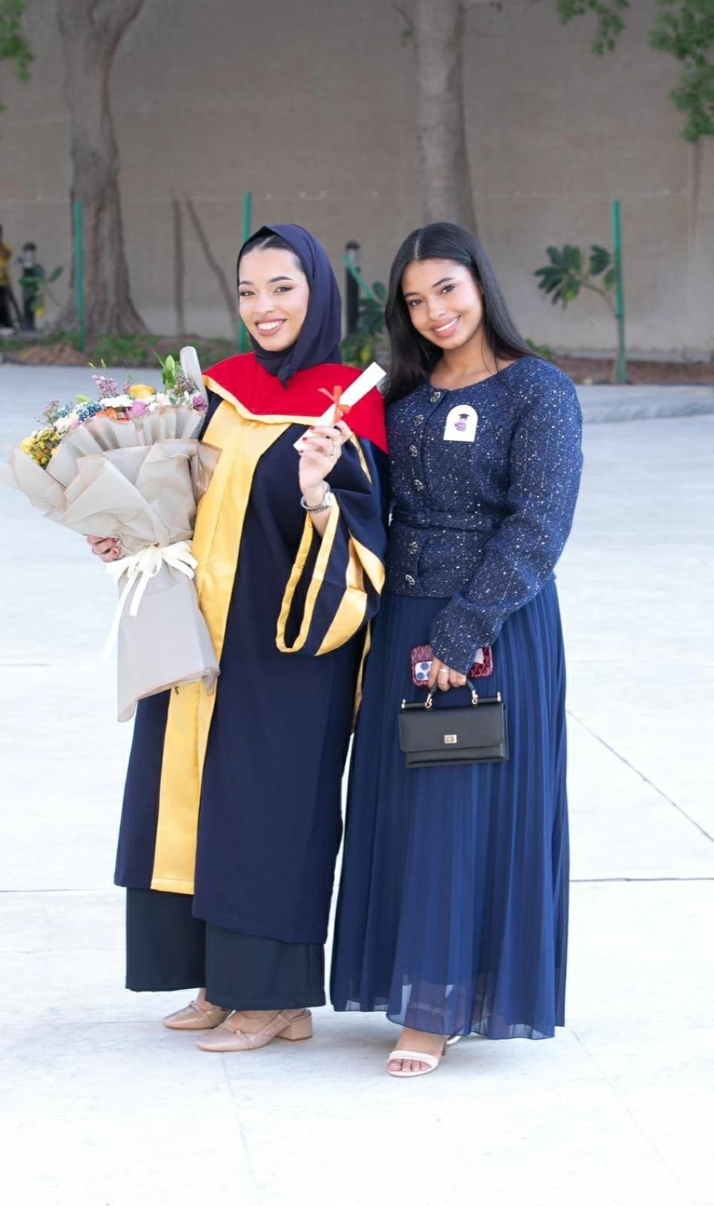 مي ياسر حمد زويد تتخرج بشهادة البكالوريوس في تقنية المعلومات من جامعة البحرين