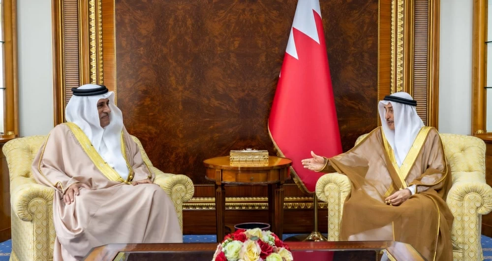 خالد بن عبد الله يلتقي مؤنس المردي ويشيد بعطائه المهني ودوره في الصحافة الوطنية