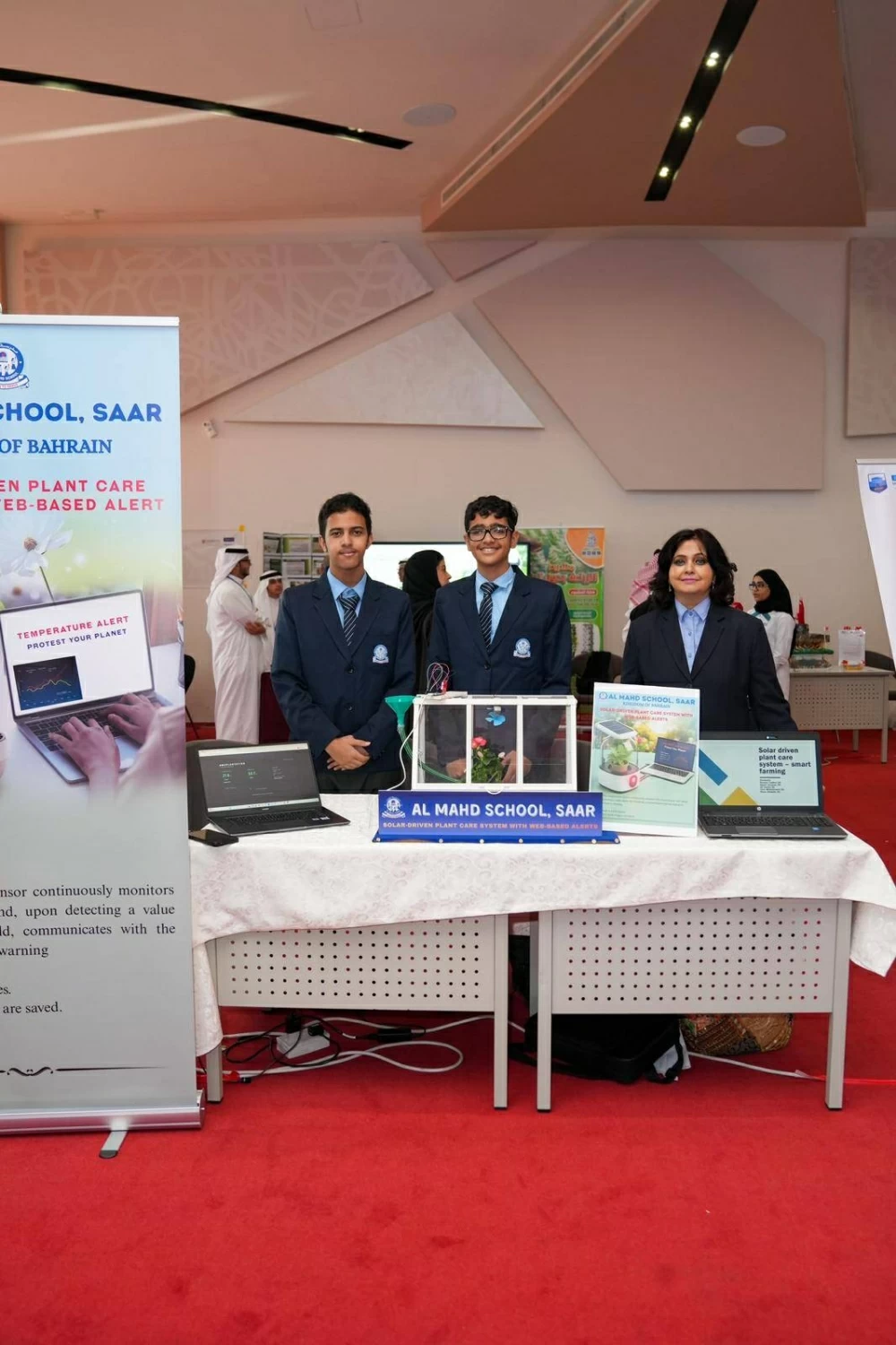 وزير شؤون البلديات والزراعة ووزير التربية والتعليم يفتتحان معرض الابتكارات الزراعية الطلابية الأول