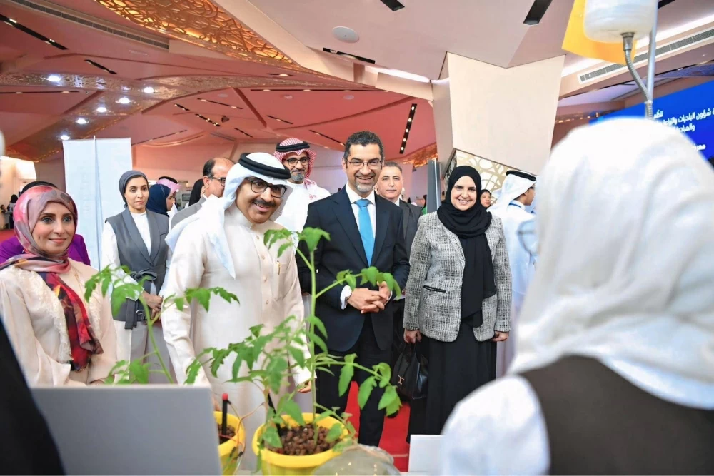 وزير شؤون البلديات والزراعة ووزير التربية والتعليم يفتتحان معرض الابتكارات الزراعية الطلابية الأول