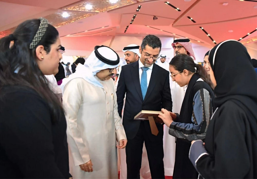 وزير شؤون البلديات والزراعة ووزير التربية والتعليم يفتتحان معرض الابتكارات الزراعية الطلابية الأول