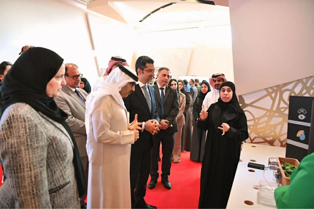 وزير شؤون البلديات والزراعة ووزير التربية والتعليم يفتتحان معرض الابتكارات الزراعية الطلابية الأول