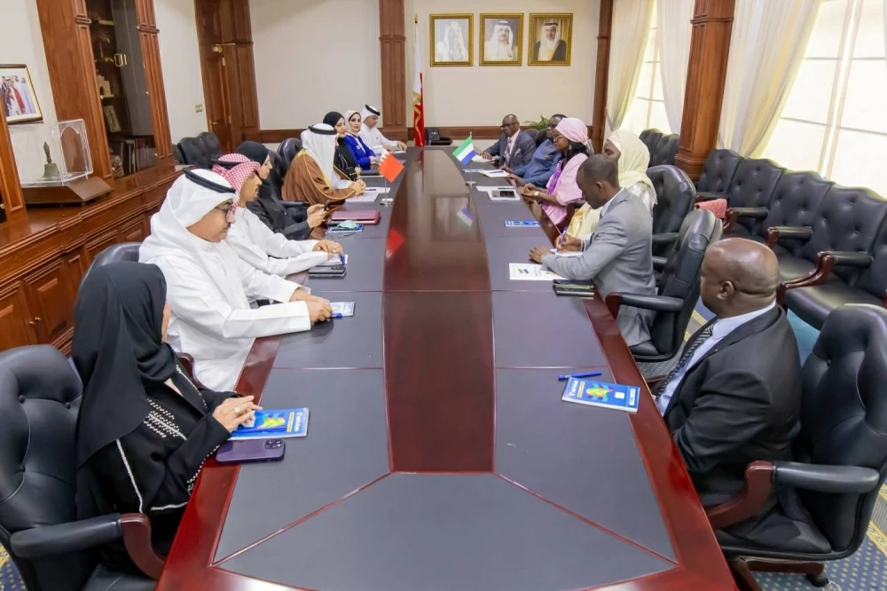 وزير التربية والتعليم يستقبل وزيرة التعليم الفني والعالي بجمهورية سيراليون