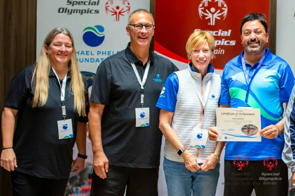 ختام ناجح للدورة التدريبية الإقليمية لأبطال السباحة في البحرين