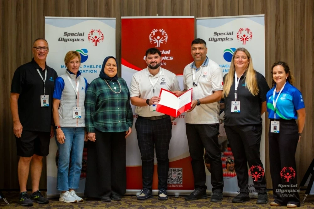 ختام ناجح للدورة التدريبية الإقليمية لأبطال السباحة في البحرين