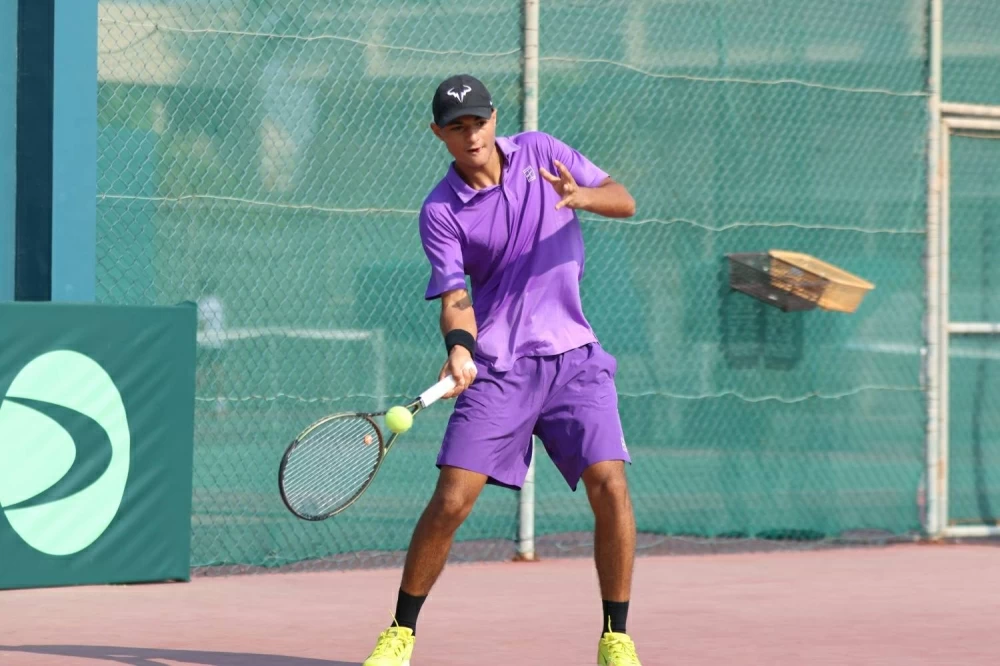 إثارة كبيرة في انطلاق الدور الأول لبطولة الاتحاد الدولي للتنس للناشئين