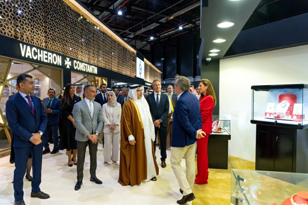ولي العهد رئيس الوزراء يرعى افتتاح معرضي الجواهر والعطور العربية 2025
