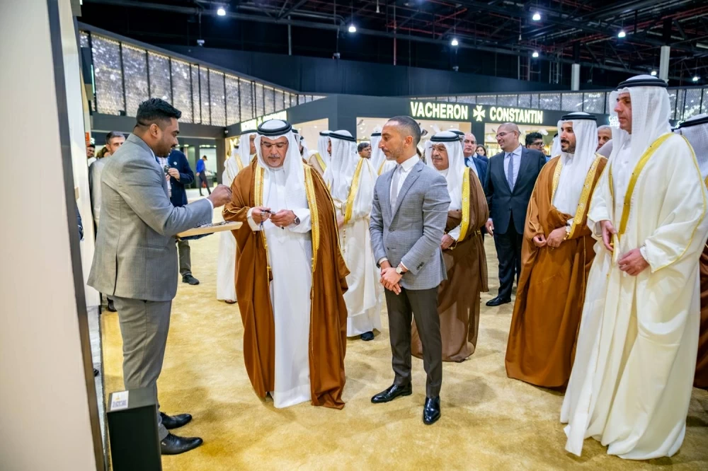 ولي العهد رئيس الوزراء يرعى افتتاح معرضي الجواهر والعطور العربية 2025