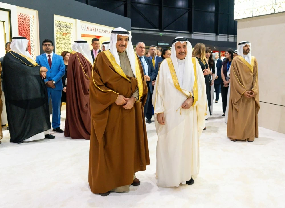 ولي العهد رئيس الوزراء يرعى افتتاح معرضي الجواهر والعطور العربية 2025