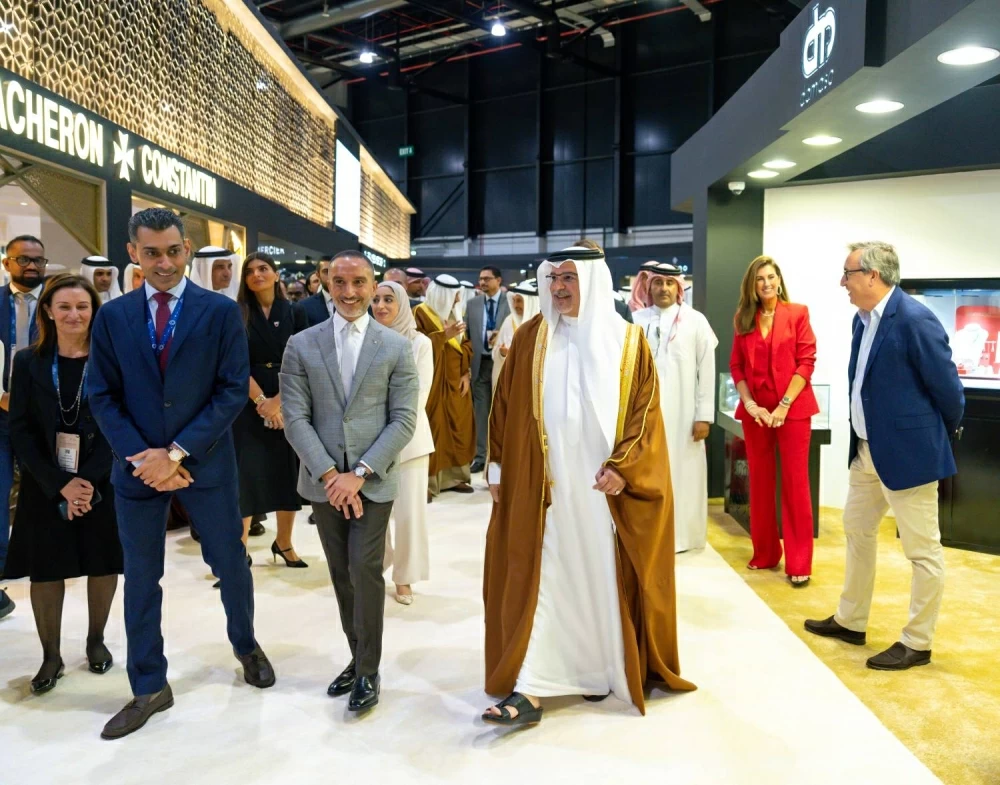 ولي العهد رئيس الوزراء يرعى افتتاح معرضي الجواهر والعطور العربية 2025