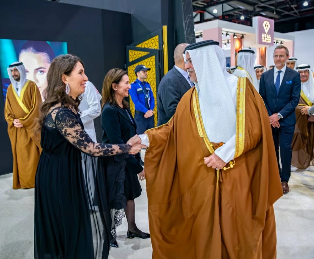 ولي العهد رئيس الوزراء يرعى افتتاح معرضي الجواهر والعطور العربية 2025