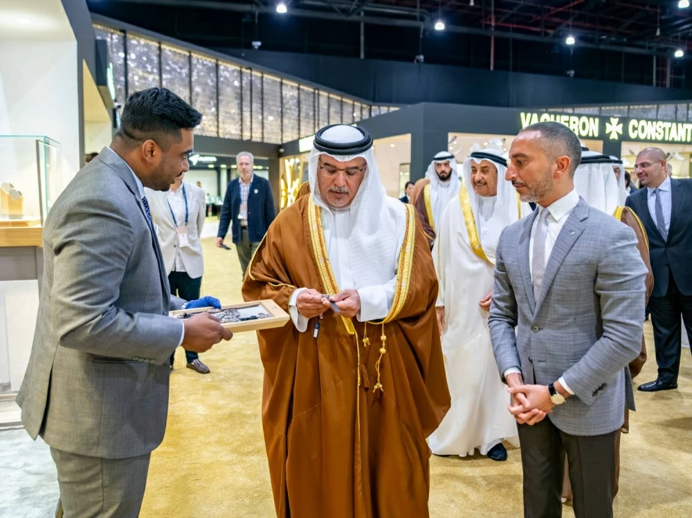 ولي العهد رئيس الوزراء يرعى افتتاح معرضي الجواهر والعطور العربية 2025