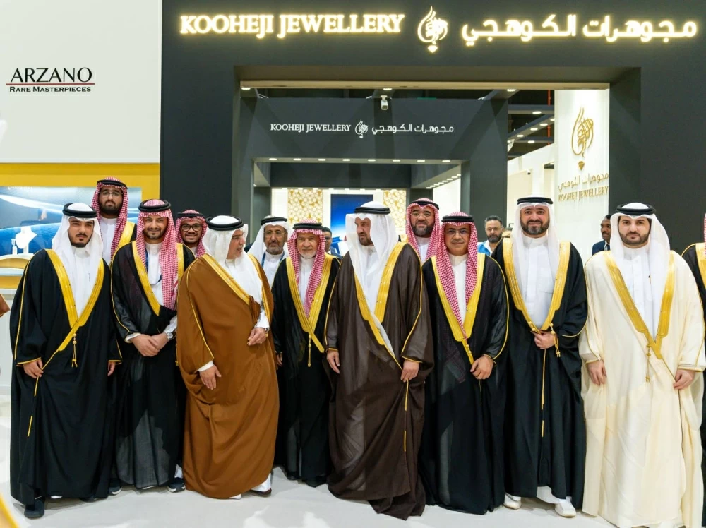 ولي العهد رئيس الوزراء يرعى افتتاح معرضي الجواهر والعطور العربية 2025