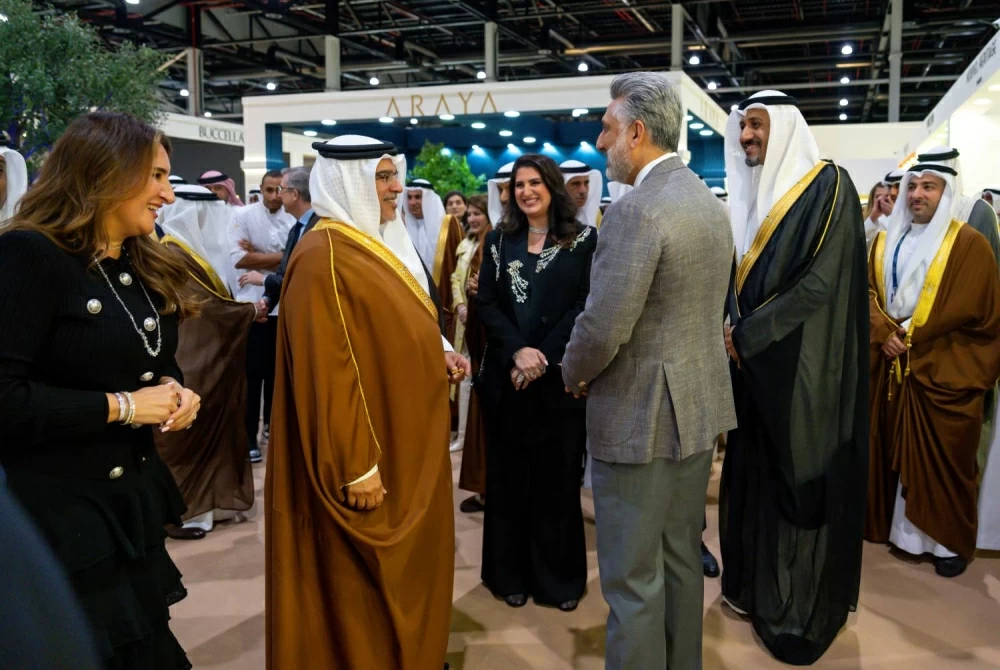 ولي العهد رئيس الوزراء يرعى افتتاح معرضي الجواهر والعطور العربية 2025
