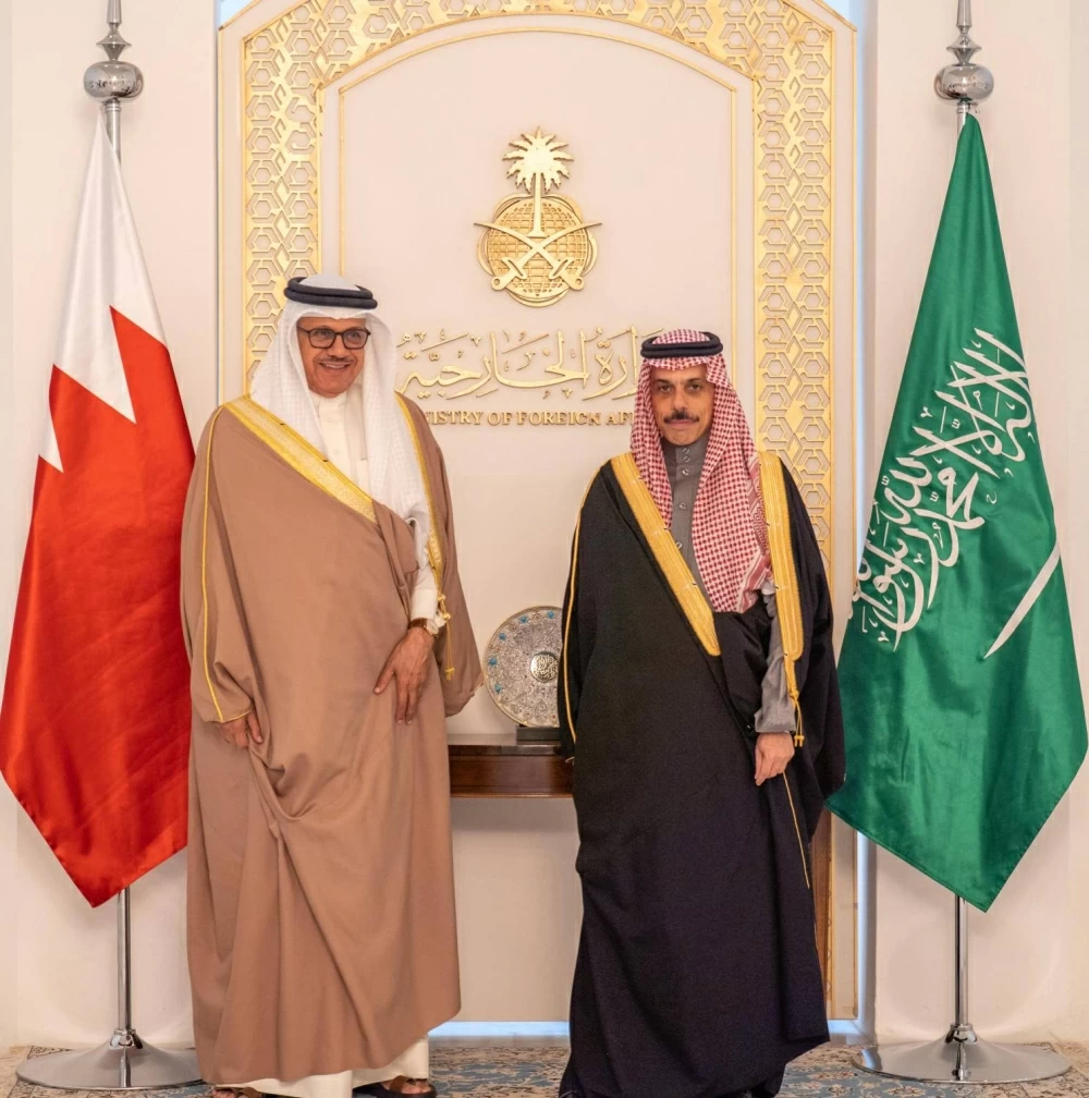 وزير الخارجية يجتمع مع نظيره السعودي في الرياض