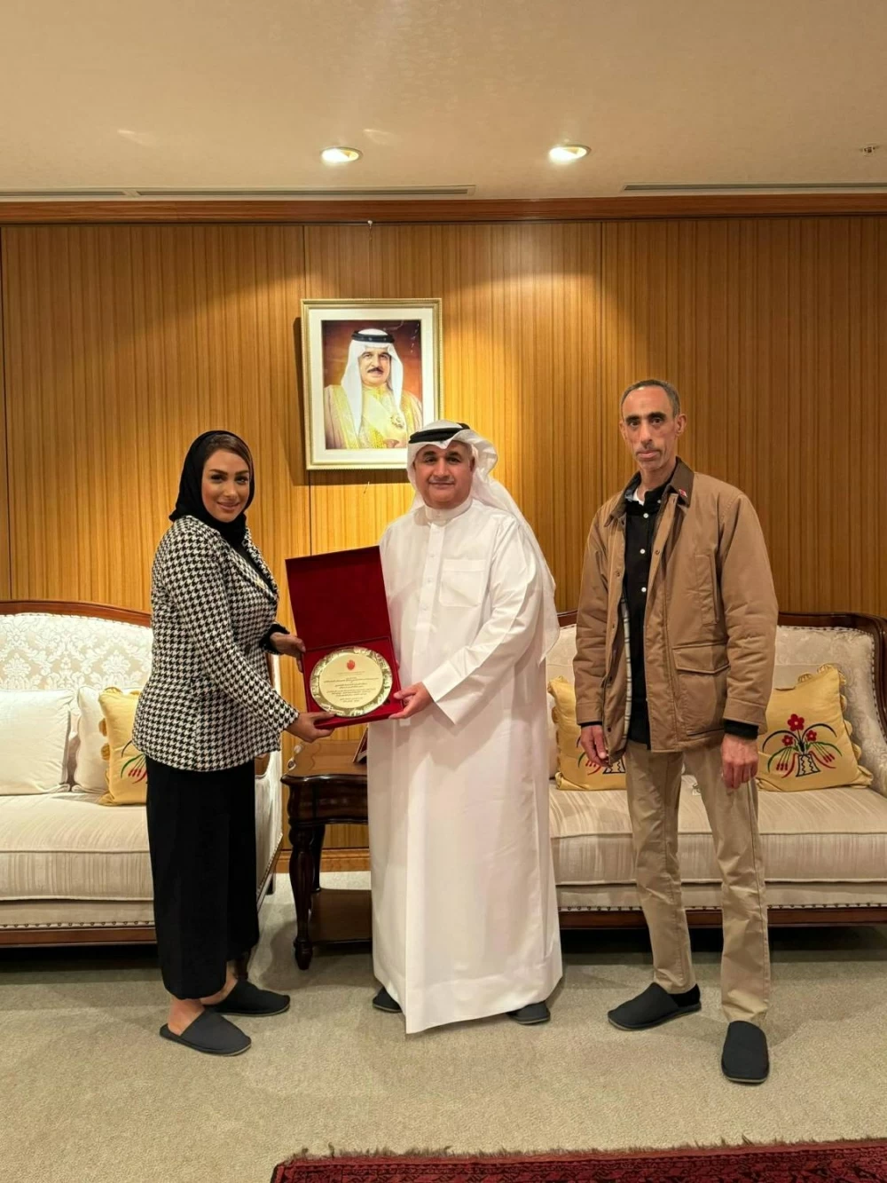 سفير البحرين في اليابان يستقبل وفد المملكة لرياضات الصم