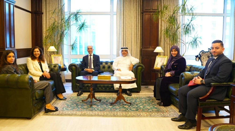 وزير الأشغال يستقبل سفيرة جمهورية مصر العربية لدى مملكة البحرين
