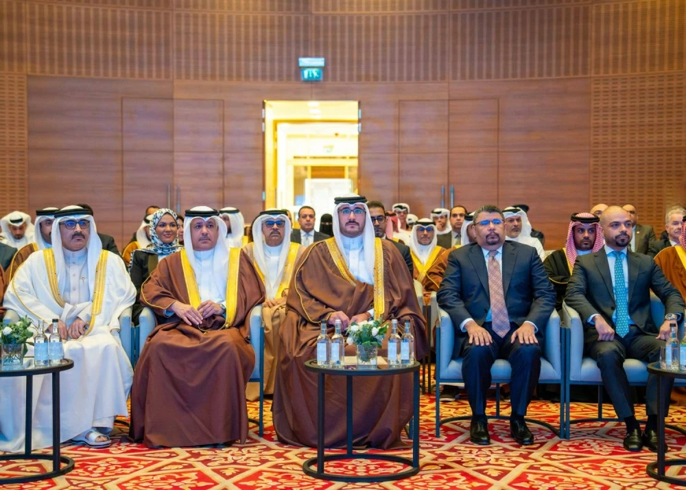 عيسى بن سلمان يحضر الحفل السنوي لوقف عيسى بن سلمان التعليمي الخيري