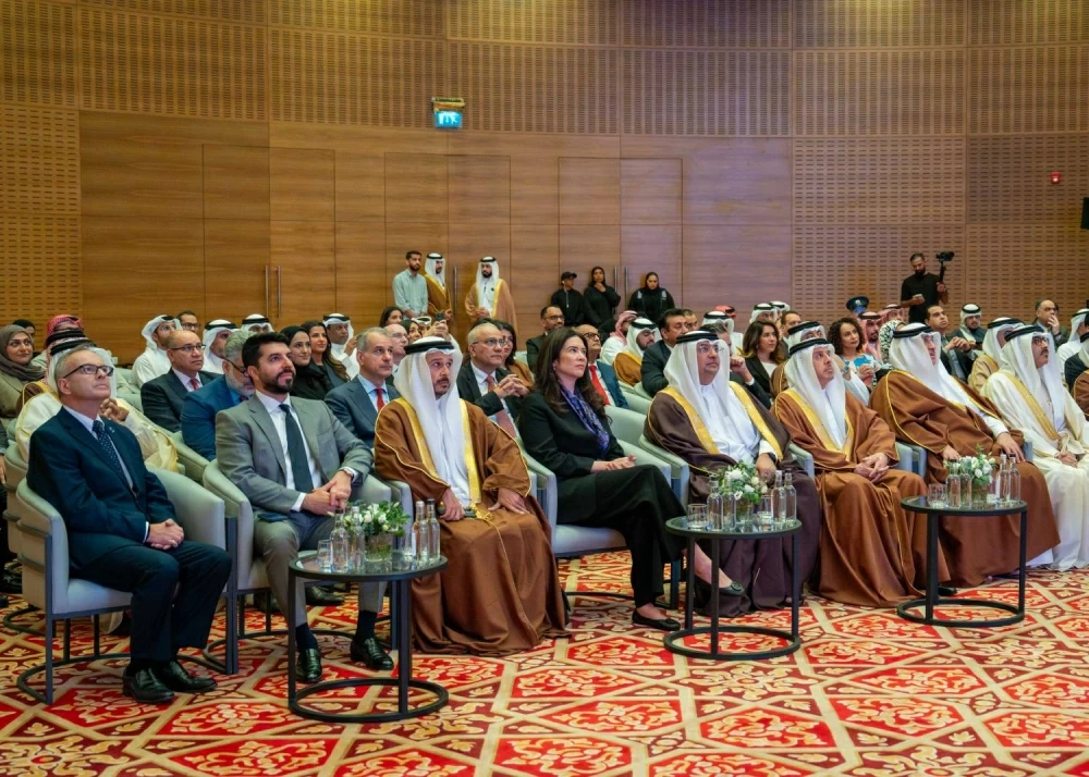 عيسى بن سلمان يحضر الحفل السنوي لوقف عيسى بن سلمان التعليمي الخيري