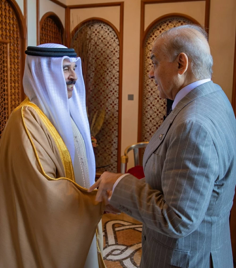 الملك يستقبل رئيس وزراء باكستان ويشيد بالعلاقات التاريخية التي تجمع بين البلدين