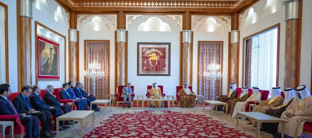 الملك يستقبل رئيس وزراء باكستان ويشيد بالعلاقات التاريخية التي تجمع بين البلدين