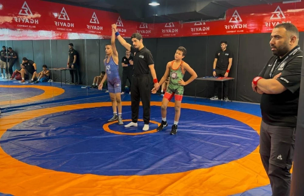 مشاركة بحرينية فاعلة في دورة الحكام المستجدين للمصارعة بالسعودية