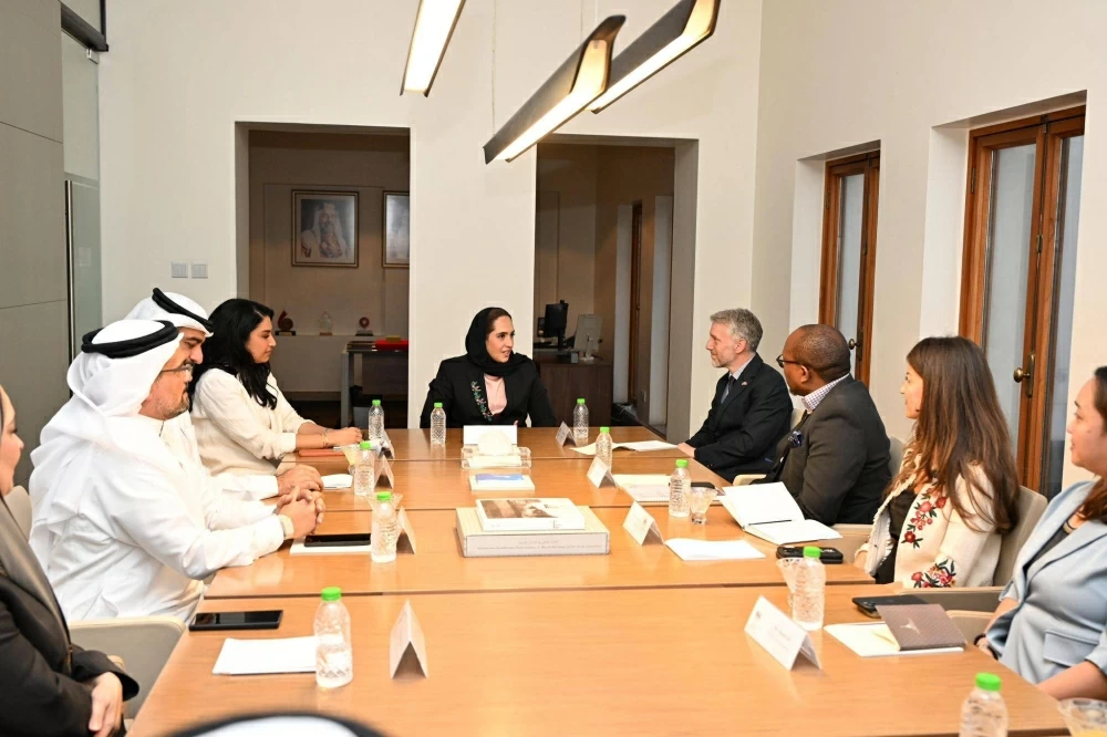 وزيرة الإسكان تلتقي وفدًا من مؤسسة الملك تشارلز لاطلاعهم على تجربة تطوير المناطق الحضرية التاريخية بالبحرين