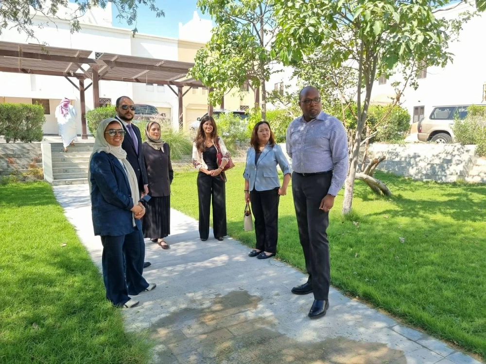 وزيرة الإسكان تلتقي وفدًا من مؤسسة الملك تشارلز لاطلاعهم على تجربة تطوير المناطق الحضرية التاريخية بالبحرين