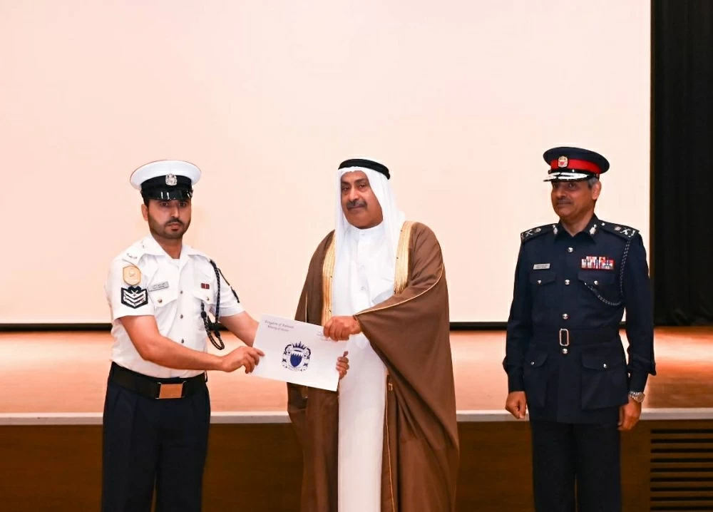 وكيل وزارة الداخلية يحضر حفل تخريج المشاركين في الدورات التدريبية بالأكاديمية الملكية للشرطة