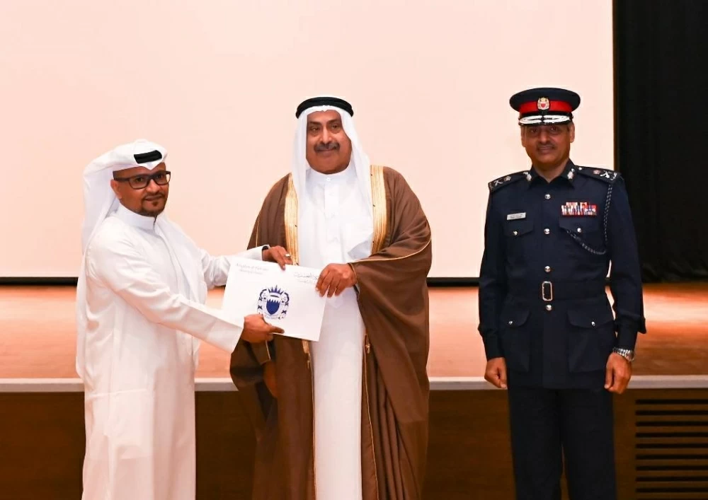 وكيل وزارة الداخلية يحضر حفل تخريج المشاركين في الدورات التدريبية بالأكاديمية الملكية للشرطة