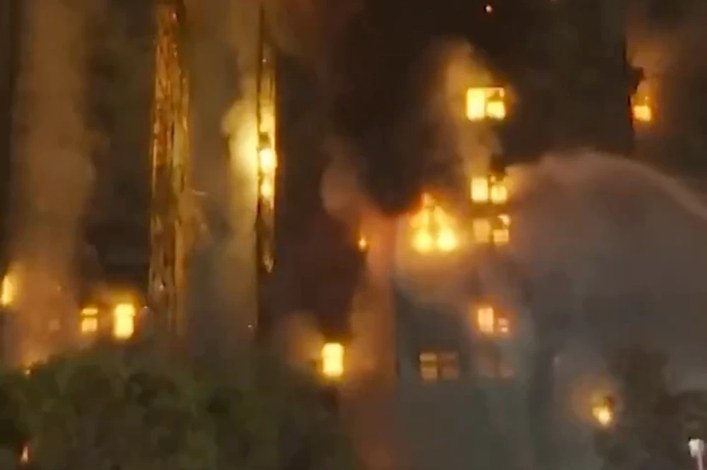 هونج كونج: السيطرة على حريق التهم 7 مبانٍ سكنية وأسفر عن 75 قتيلاً و270 مفقودًا