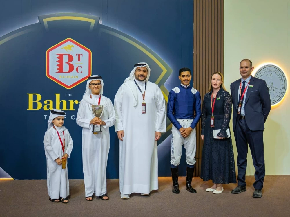 عيسى بن سلمان يشهد السباق السادس لموسم الخيل على كؤوس &laquo;ريدكس&raquo;