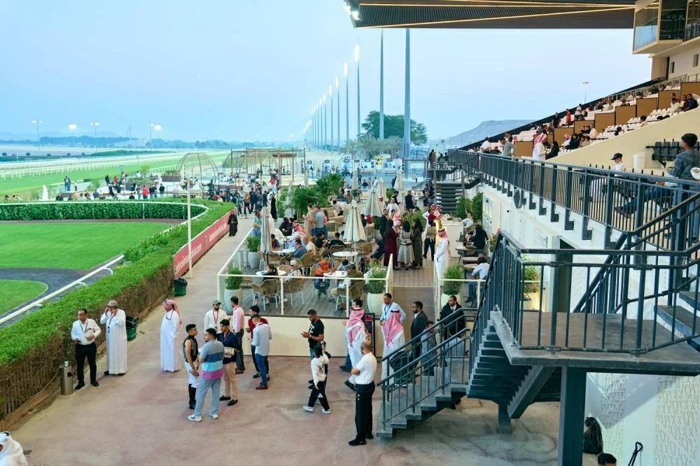 عيسى بن سلمان يشهد السباق السادس لموسم الخيل على كؤوس &laquo;ريدكس&raquo;