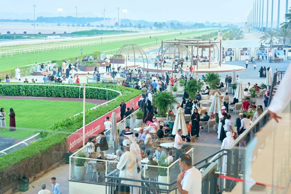 عيسى بن سلمان يشهد السباق السادس لموسم الخيل على كؤوس &laquo;ريدكس&raquo;