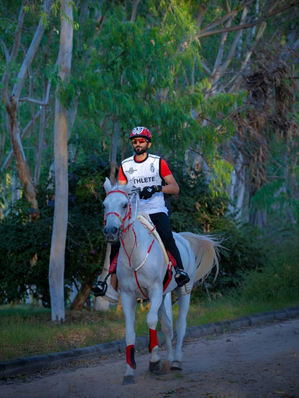 ناصر بن حمد يشهد الفحص البيطري لبطولة آسيا للفروسية في تايلاند