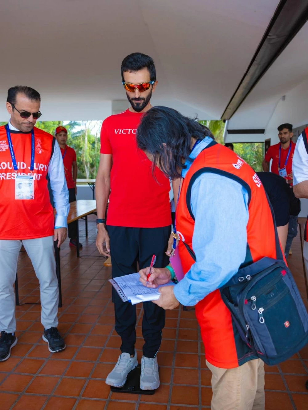 ناصر بن حمد يشهد الفحص البيطري لبطولة آسيا للفروسية في تايلاند