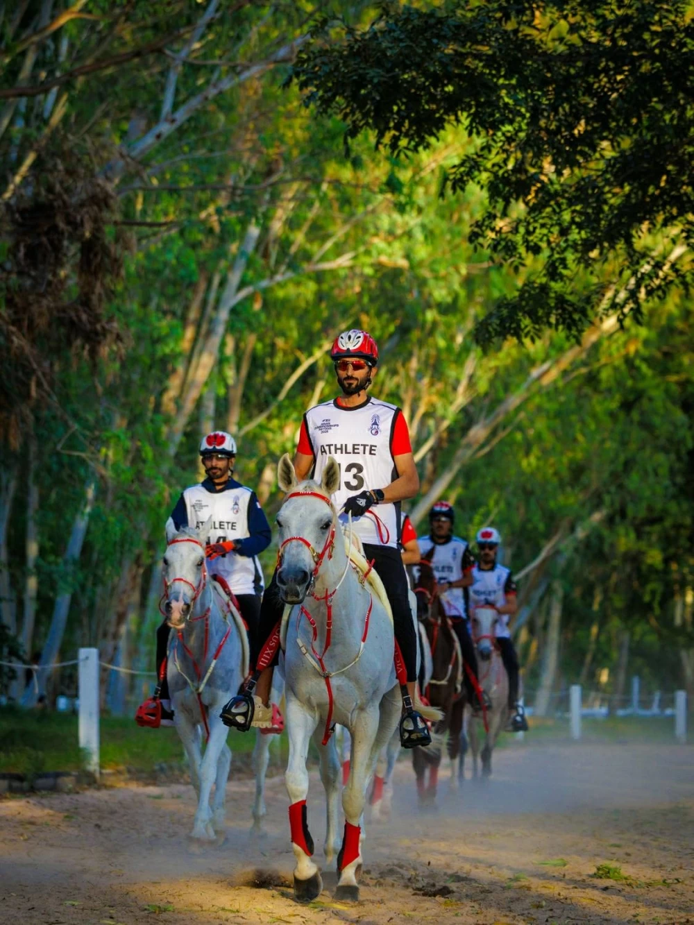 ناصر بن حمد يشهد الفحص البيطري لبطولة آسيا للفروسية في تايلاند