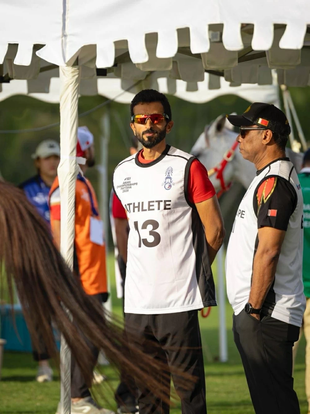 ناصر بن حمد يشهد الفحص البيطري لبطولة آسيا للفروسية في تايلاند