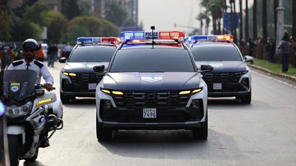 &laquo;الداخلية السورية&raquo; تستعرض أسطولها الجديد بهوية بصرية حديثة في دمشق