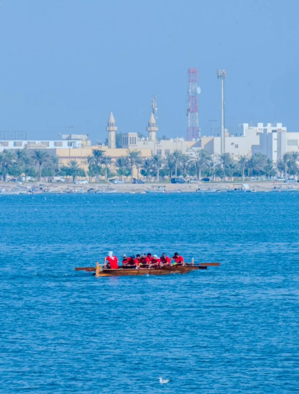 &nbsp;الملك ينيب عبدالله بن حمد لحضور ختام موسم الموروث البحري