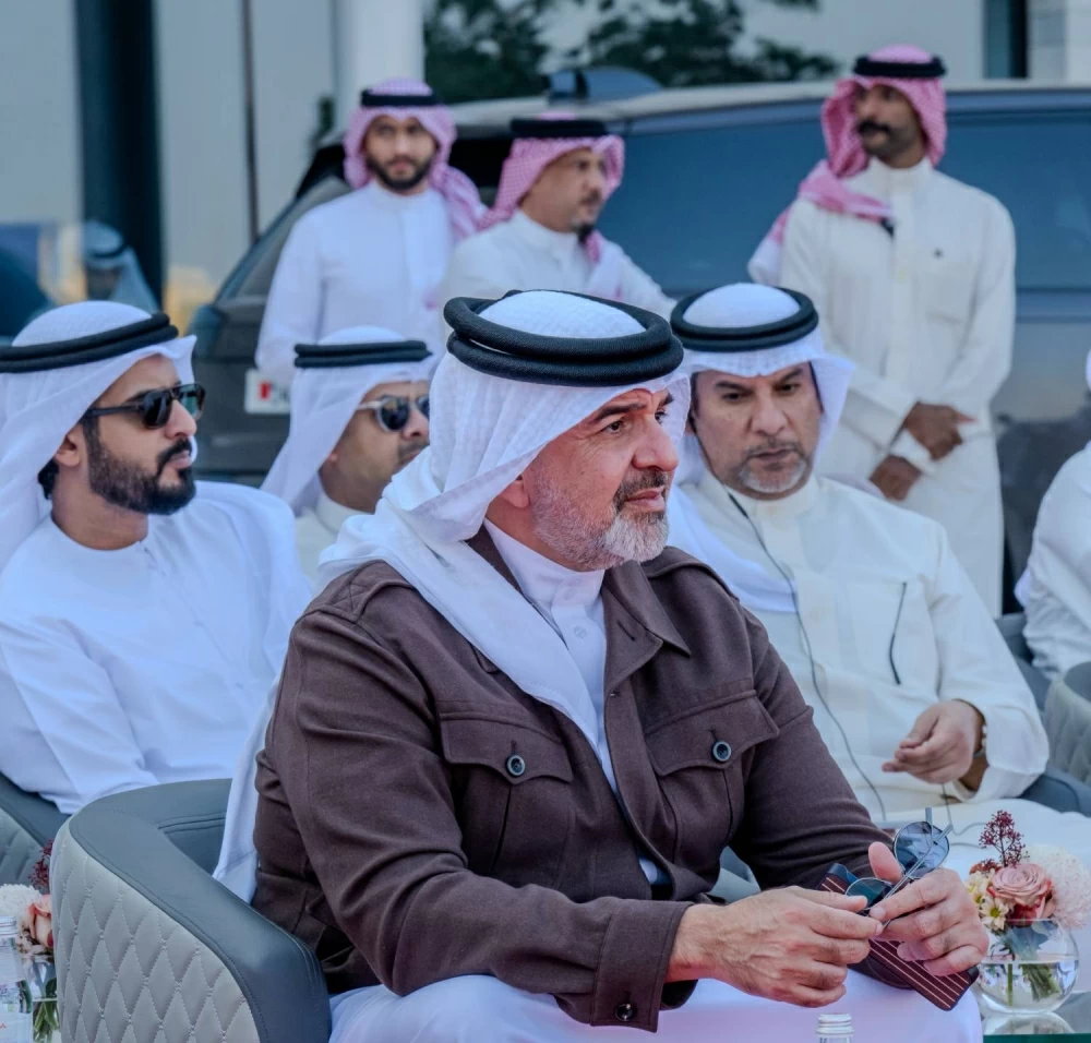 &nbsp;الملك ينيب عبدالله بن حمد لحضور ختام موسم الموروث البحري