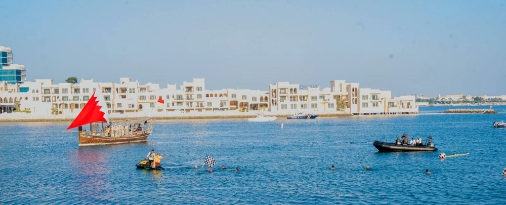 &nbsp;الملك ينيب عبدالله بن حمد لحضور ختام موسم الموروث البحري