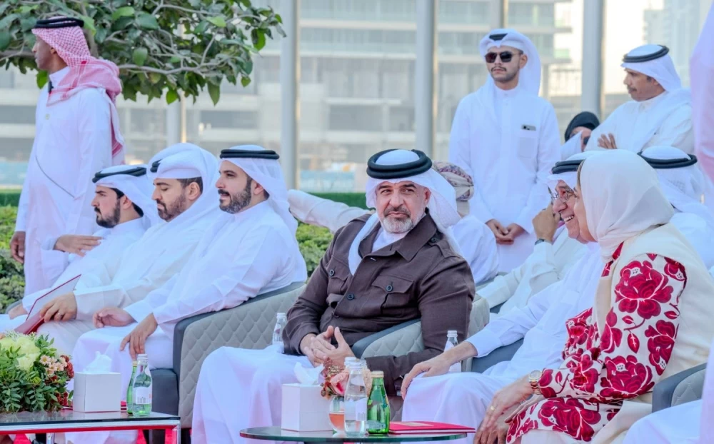 &nbsp;الملك ينيب عبدالله بن حمد لحضور ختام موسم الموروث البحري