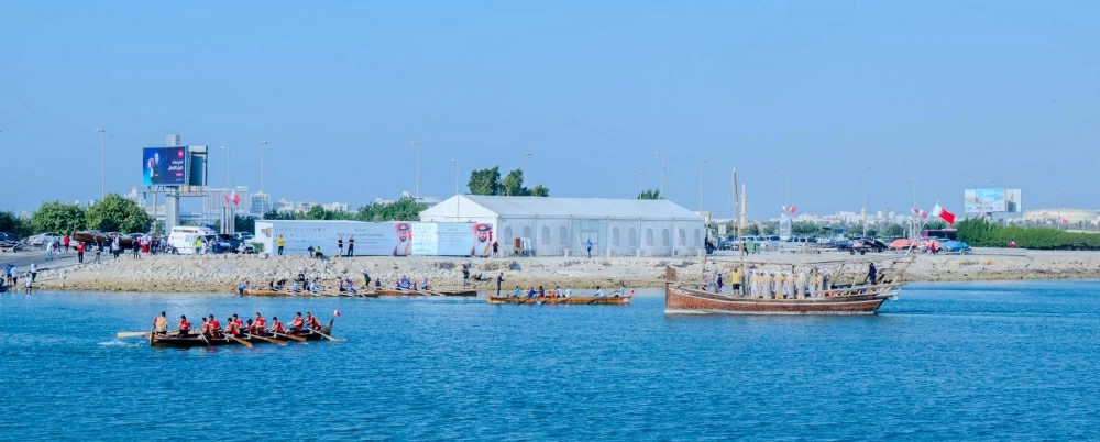 &nbsp;الملك ينيب عبدالله بن حمد لحضور ختام موسم الموروث البحري