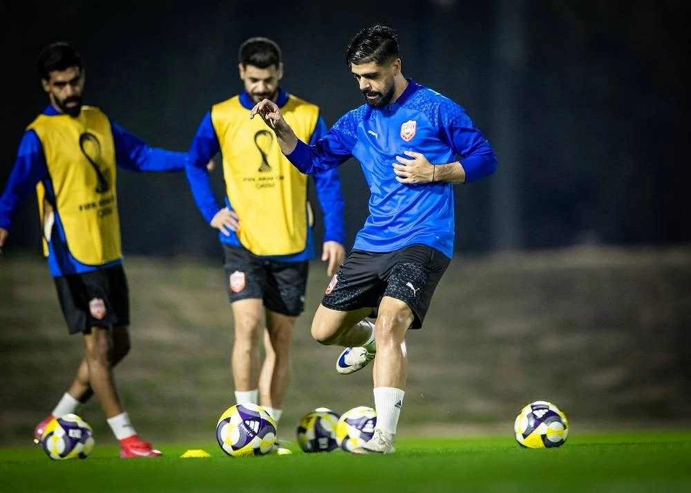 الأحمر الكروي يرفع حدة تحضيراته لمواجهة العراق