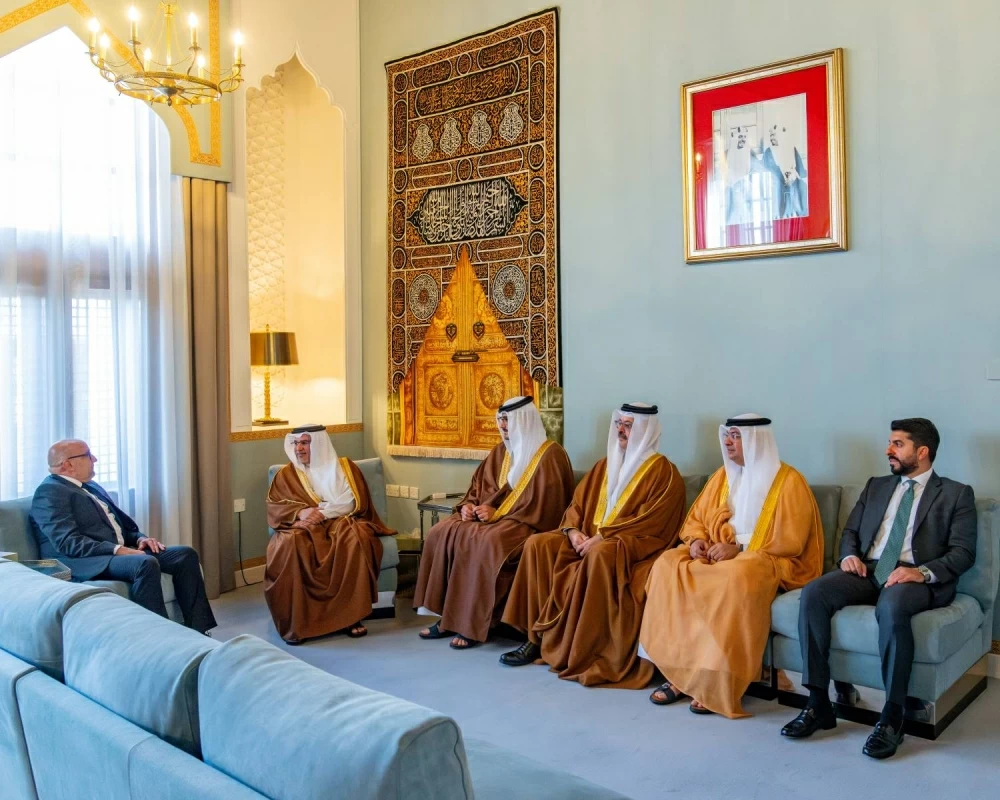 ولي العهد رئيس الوزراء يستقبل السفير السوري لدى البحرين محمد إبراهيم