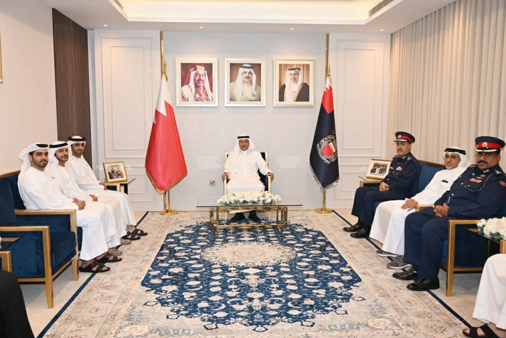 وكيل وزارة الداخلية لشئون الجنسية والجوازات والإقامة يستقبل وفدًا من الإدارة العامة للهوية وشؤون الأجانب بدبي