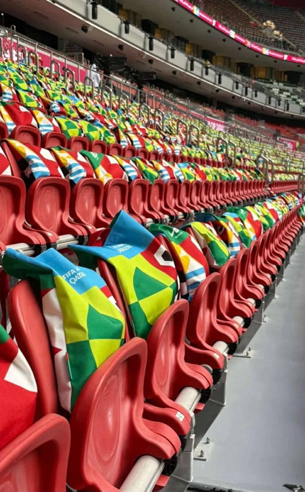 تنظيمية كأس العرب 2025 توزع 68 ألف هدية لجماهير الافتتاح